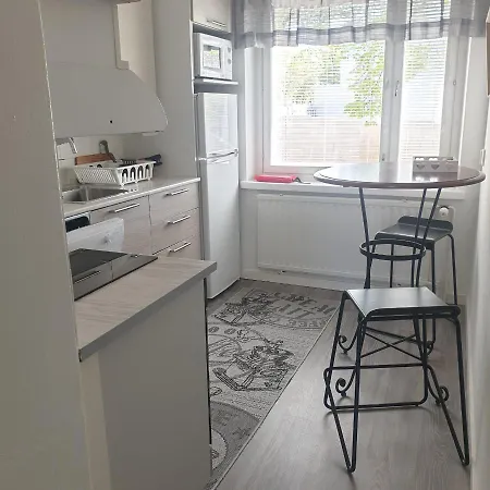 Lejlighed Rauhallinen Kaksio Keskustassa *